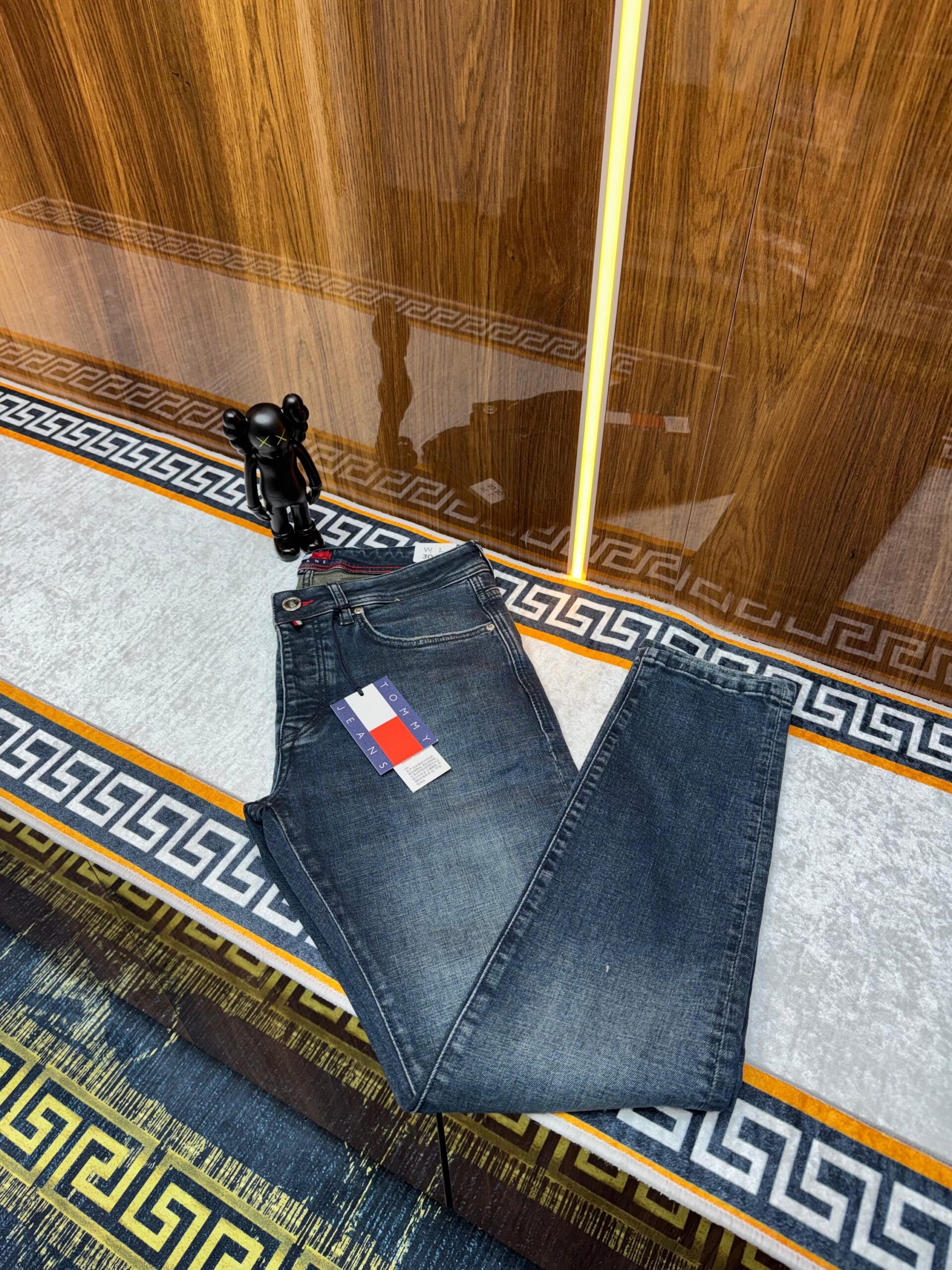 d5c34c6e-bcc0-410f-9e39-62e6c87e3927 TOMMY HILFIGER KOT PANTOLON - Görsel 1